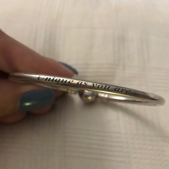 *Limited Edition* Pandora Snowflake Bangle - Picture 3 of 5